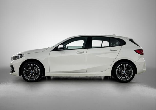 BMW 1-SERIE 118i Executive Edition Lichtmetalen velgen, M-pakket BLACK FRIDAY DEAL