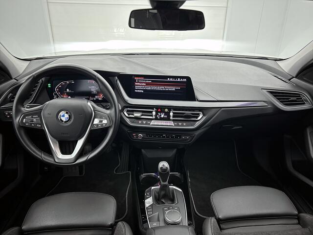 BMW 1-SERIE 118i Executive Edition Lichtmetalen velgen, M-pakket BLACK FRIDAY DEAL
