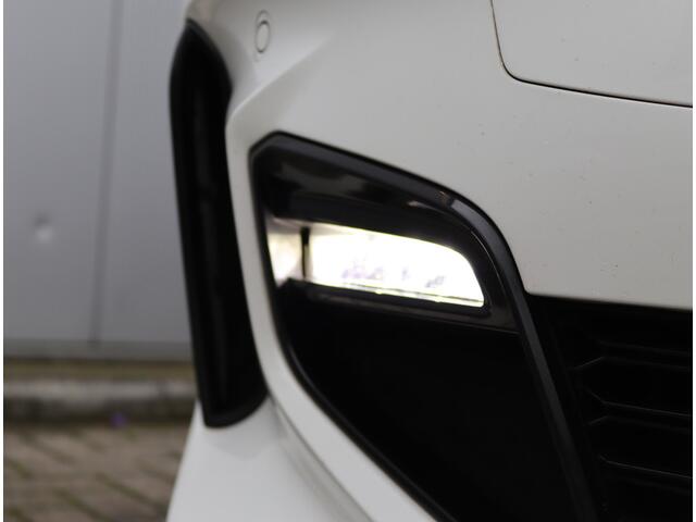 BMW 1-SERIE 120d xDrive High Executive | Panoramadak | Head-up | LED