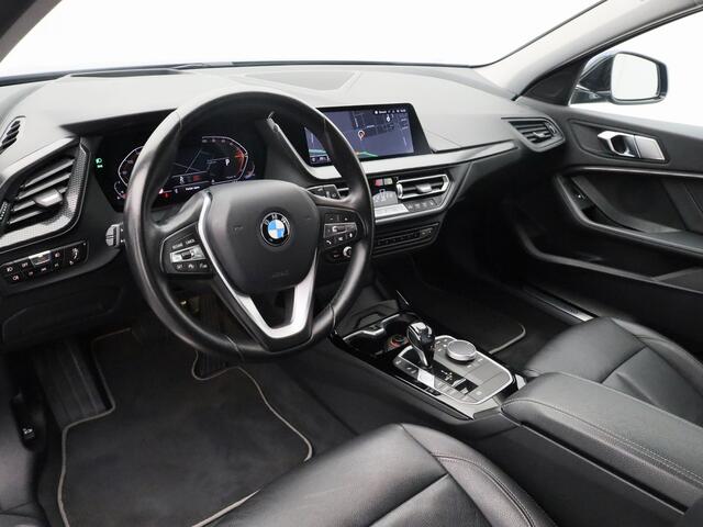 BMW 1-SERIE 116i Automaat High Executive | CAMERA | ADAPTIVE | HUD | KEYLESS | STOELVERW. | TREKHAAK