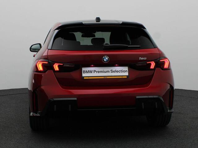 BMW 1-SERIE 120 M Sportpakket Pro | Premium Pack | Achteruitrijcamera | Extra Getint Glas | Driving Assistant | 18''