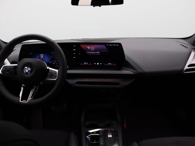 BMW 1-SERIE 120 M Sportpakket Pro | Premium Pack | M Adaptief Onderstel | Parking Assistant | 18''