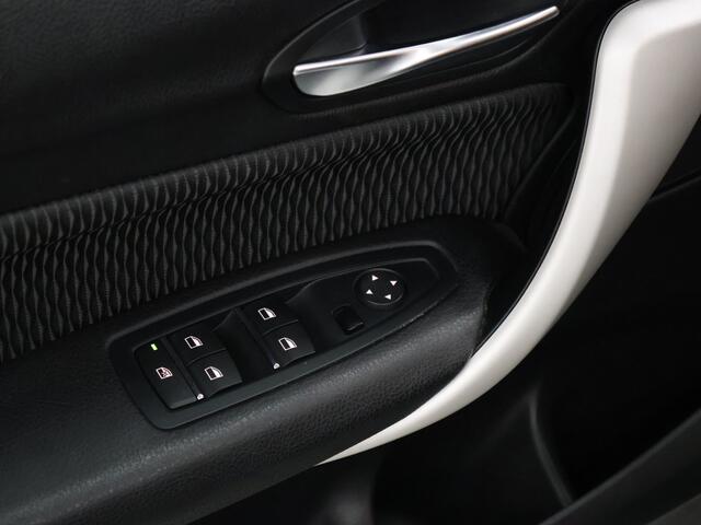 BMW 1-SERIE 116i Corporate Lease Executive [NAVIGATIE, CRUISE CONTROL, PDC ACHTER, BLUETOOTH, LED VERLICHTING, CLIMATE CONTROL, NIEUWSTAAT]