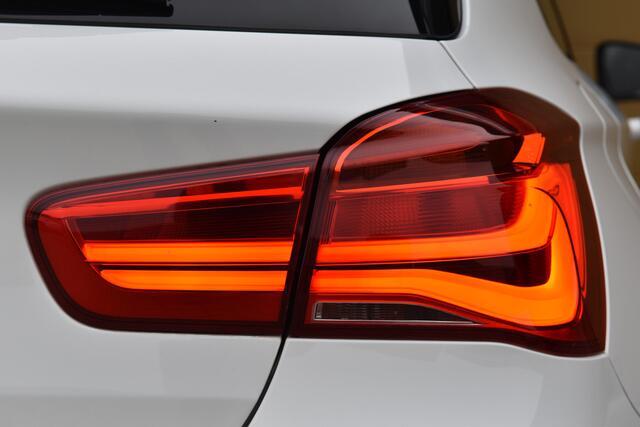 BMW 1-SERIE 118i Centennial High Executive * LED * Sportline * Harman Kardon * M-Stuurwiel *