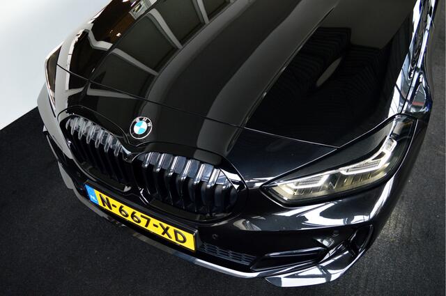 BMW 1-SERIE 118i M-Sportedition | 19" | Pano | Leder | Active Cruise