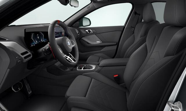 BMW 1-SERIE M135 xDrive - Pano - Driving Ass - Harman Kardon - Camera