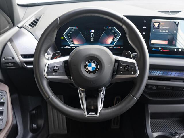 BMW 1-SERIE 120 | M Sportpakket | Driving Assistant | Achteruitrijcamera | Stoelverwarming | PDC | 18''
