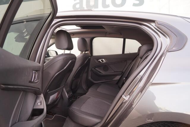 BMW 1-SERIE 118i 136pk Automaat High Executive -PANO-NAVI-ECC-