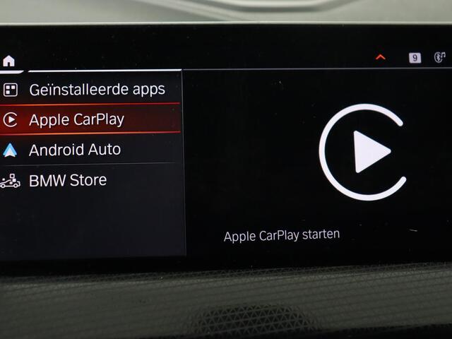 BMW 1-SERIE 118i M Sport | Panoramadak | Leder | Stoelverwarming | Carplay | Sfeerverlichting | Camera | Live Cockpit | Sportstoelen | Navigatie | Park Assist