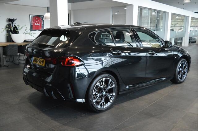 BMW 1-SERIE 120 M Sport navi camera led pdc cruise 18 inch !!