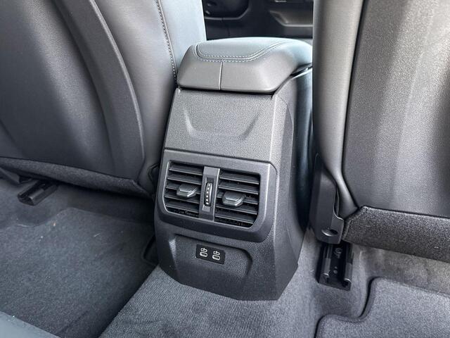 BMW 1-SERIE 120 M Sport Design Edition Stuurwielrand / 19 inch / Glazen dak