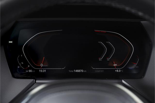 BMW 1-SERIE 118i 140 PK High Executive M Sport | Dig. Cockpit | Cruise | PDC | ECC | NAV + App. Connect | ECC | DAB | LM 18" |