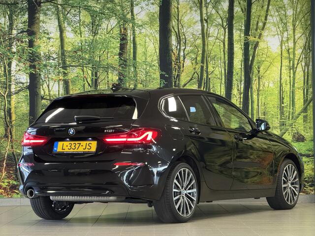 BMW 1-SERIE 118i Business Sport Line | Apple Carplay | Android Auto | Sfeerverlichting | Navigatie | DAB | Lane Assist | Cruise Control | Parkeersensoren | LED | Elektrische Spiegels