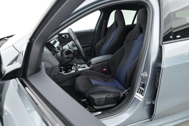 BMW 1-SERIE 118i M-Sport Pro - Orig. NL | ShadowLine | S/K-dak | Dig. Cockpit | HarmanKardon | Stuur-+Stoelverw. | Nav+App.connect | Camera+PDC | Elek. Klep | LED V