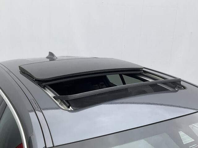 BMW 1-SERIE 120i M-Sport Automaat Pano.dak Leer Stoel/Stuurverw HUD Carplay Stoelverw Led VOL!