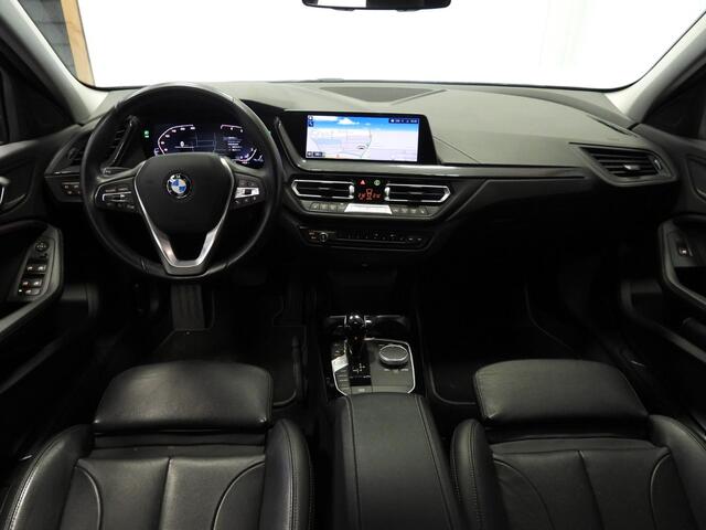 BMW 1-SERIE 118i Aut. Intro Sport Line VOL LEER/NAVI/CAMERA/LED/18"LMV!