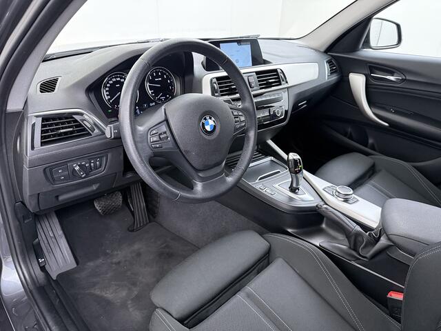 BMW 1-SERIE 118i AUT-8 Sport Navi Ecc Trekhaak Pdc Sportstoelen Corporate Edition Lmv 17" Regen-Lichtsensor Isofix Bluetooth Origineel Nederlandse Auto Zeer nette BMW 118I