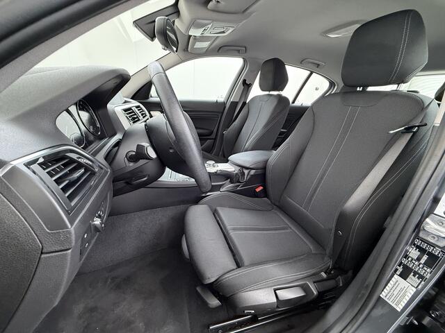 BMW 1-SERIE 118i AUT-8 Sport Navi Ecc Trekhaak Pdc Sportstoelen Corporate Edition Lmv 17" Regen-Lichtsensor Isofix Bluetooth Origineel Nederlandse Auto Zeer nette BMW 118I