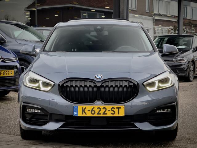 BMW 1-SERIE 118i AUT7 M-SPORT HIGH EXECUTIVE PANODAK LEDER NAVI CAMERA DIGI-DASH APPLE-CARPLAY LED LMV PDC