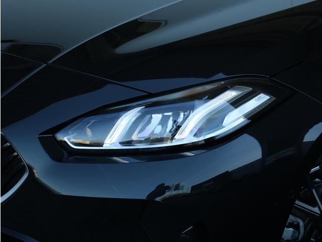 BMW 1-SERIE 120 M Sport Design Edition 18 inch LM/ Achteruitrijcamera/ Sportstoelen/ Getint Glas/ Stoelverwarming