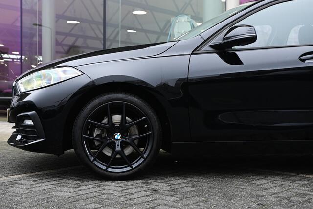 BMW 1-SERIE 118i Automaat / LED / Live Cockpit Professional / PDC / Airconditioning / Cruise Control