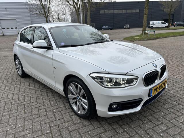 BMW 1-SERIE 118i Corp L. Hi Exec XENON CARPLAY PDC CRUISE LEER.