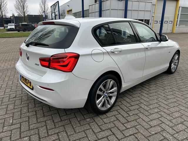BMW 1-SERIE 118i Corp L. Hi Exec XENON CARPLAY PDC CRUISE LEER.