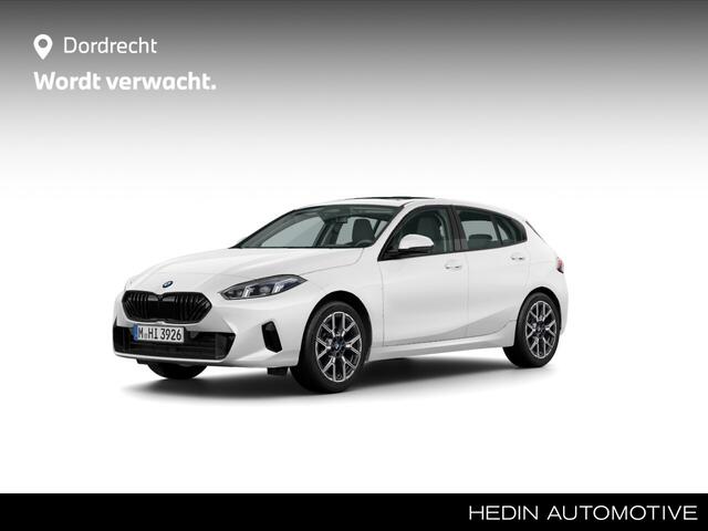 BMW 1-SERIE 120 | Panorama | 18" | Innovation Pack | Sportstoelen | Harman Kardon