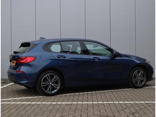 BMW 1-SERIE 118i Business Edition | Sportline | Navigatie | Sportstoelen | Org. NL