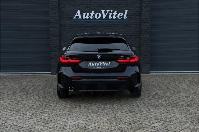 BMW 1-SERIE 118i M-Sport | Stoelverwarming | Live Cockpit Prof. | Carplay | PDC V & A