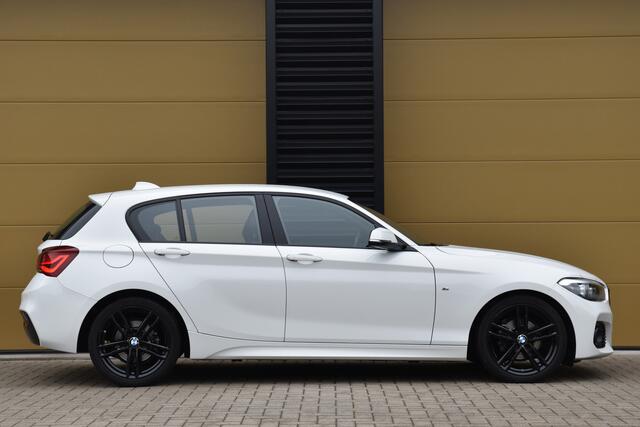 BMW 1-SERIE 118i Executive * M-Sport * LED * Servotronic * M-Sportonderstel * 18 inch lm *