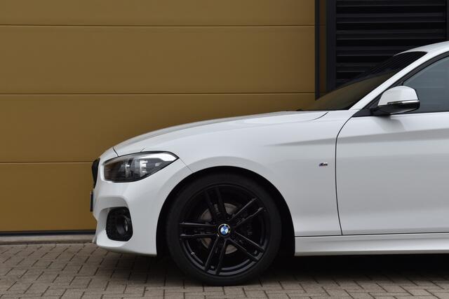 BMW 1-SERIE 118i Executive * M-Sport * LED * Servotronic * M-Sportonderstel * 18 inch lm *