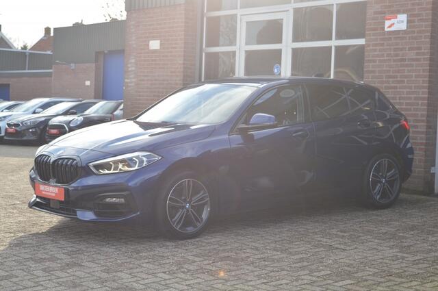 BMW 1-SERIE 118i Executive | AUT - VRT.DASH - BLACKLINE