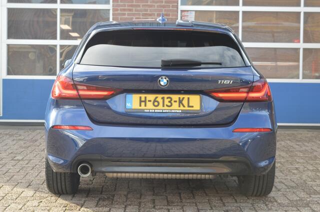 BMW 1-SERIE 118i Executive | AUT - VRT.DASH - BLACKLINE