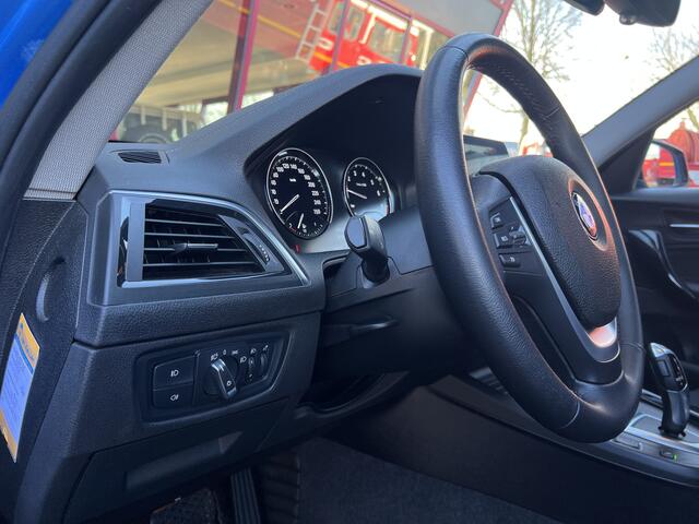 BMW 1-SERIE 118i Corporate Lease Executive | CC | Camera | Sportstoelen | PDC | Winterwielen |