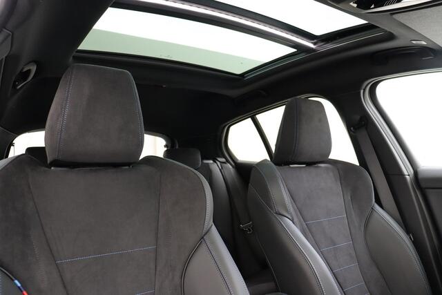 BMW 1-SERIE 120 M SPORT DESIGN EDITION -PANO.DAK|M-SPORT|PRIVACY.GLAS|STEPTRONIC|DRIVING.ASSISTANT|CARPLAY|STOELVERW.