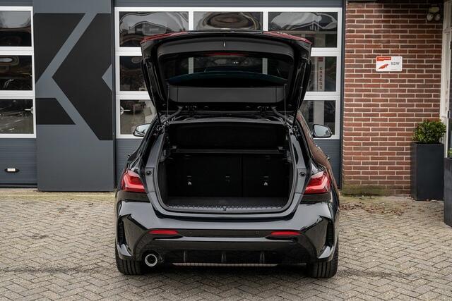 BMW 1-SERIE 118 118i M Sport | Shadow | Camera | Apple CarPlay | ACC | Stoelverwarming | Sportstoelen |