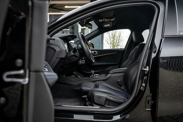BMW 1-SERIE 118 118i M Sport | Shadow | Camera | Apple CarPlay | ACC | Stoelverwarming | Sportstoelen |
