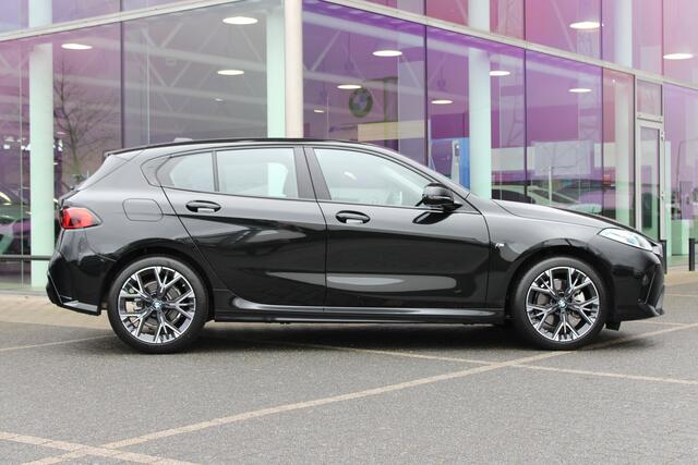 BMW 1-SERIE 120 M Sport Automaat / Sportstoelen / Achteruitrijcamera