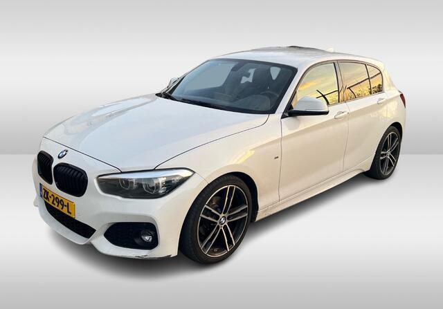 BMW 1-SERIE 118i Edition M Sport Shadow High Exe. / Leder / Navigatie / Parkeerhulp achter / Keyless / 18'' / Getint glas / Stoelverwarming / Cruise Control