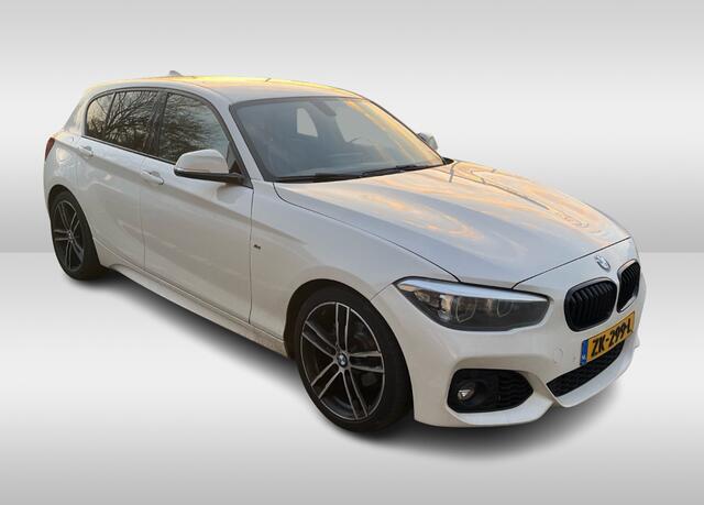 BMW 1-SERIE 118i Edition M Sport Shadow High Exe. / Leder / Navigatie / Parkeerhulp achter / Keyless / 18'' / Getint glas / Stoelverwarming / Cruise Control
