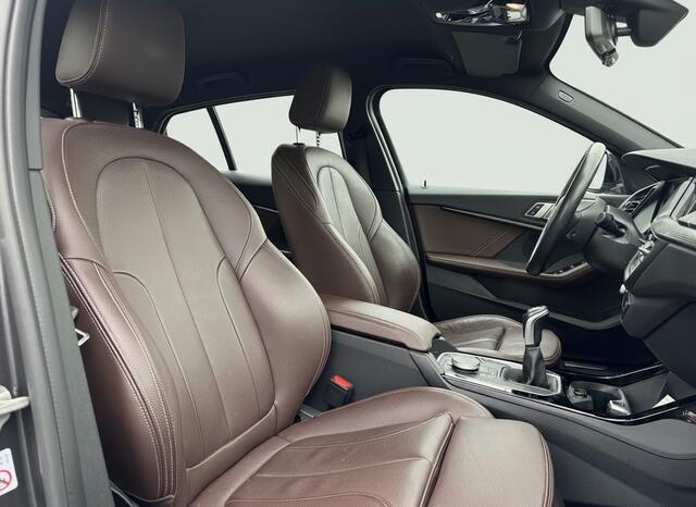 BMW 1-SERIE 118i High Exe Edition 140pk, Navi | Sport-Leder