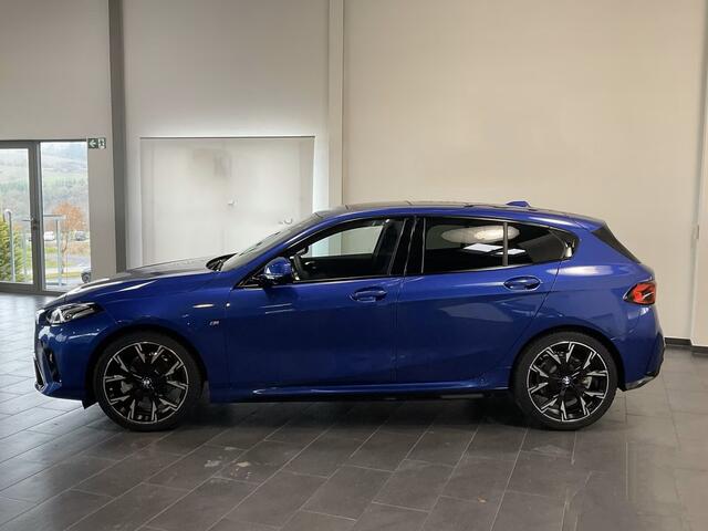 BMW 1-SERIE 120 M-SPORT ** LED, NAVI+, PANORAMA, 19-inch LMV, ACC, M-ONDERST, EL. A-KLEP ** 1e EIG - Ex BMW-AG ** ** INFORMEER OOK NAAR ONZE AANTREKKELIJKE FINANCIAL-LEASE TARIEVEN **