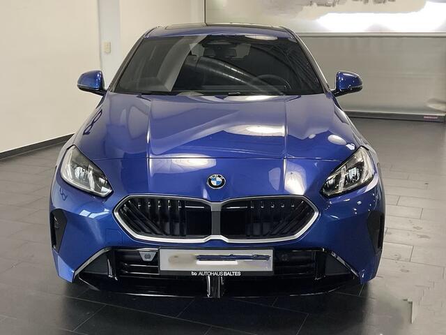 BMW 1-SERIE 120 M-SPORT ** LED, NAVI+, PANORAMA, 19-inch LMV, ACC, M-ONDERST, EL. A-KLEP ** 1e EIG - Ex BMW-AG ** ** INFORMEER OOK NAAR ONZE AANTREKKELIJKE FINANCIAL-LEASE TARIEVEN **