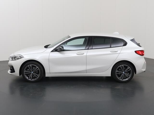 BMW 1-SERIE 118i Executive Edition Sport | Navigatie | Sportstoelen | DAB | Parkeersensoren | Climate Control | Cruise Control | Apple Carplay/Android Auto |