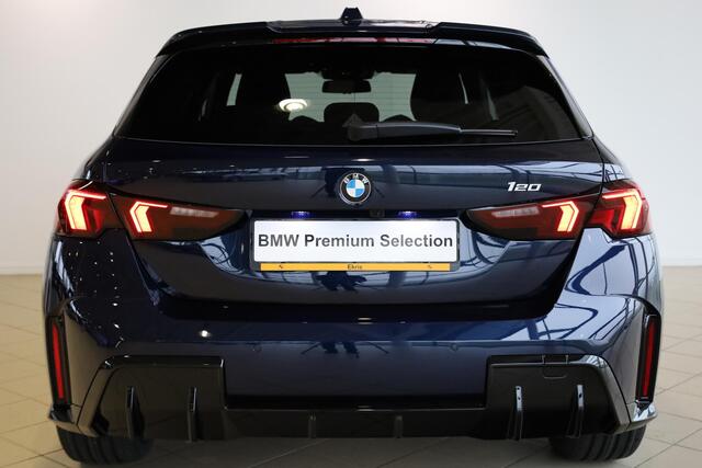 BMW 1-SERIE 120 M Sport Pro | Panoramadak | Head-Up | Driving Assistant Plus | 360 Camera
