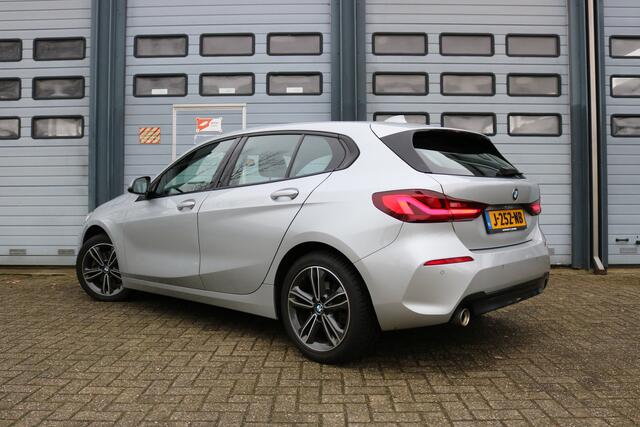 BMW 1-SERIE 118i Executive Edition Autom Xenon Led Navi Sportzetels 17inch Bj:2020