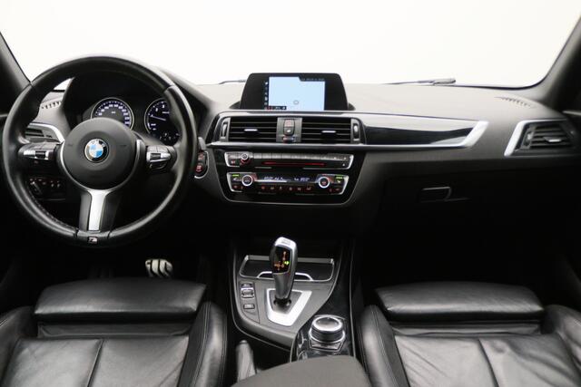BMW 1-SERIE 118i Edition M Sport Shadow High Executive Automaat Leer, Navigatie, LED, Cruise, Stoelverwarming, 18"