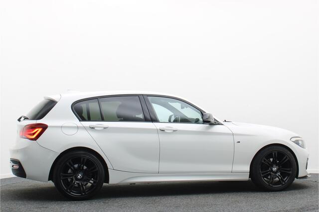 BMW 1-SERIE 118i Edition M Sport Shadow High Executive Automaat Leer, Navigatie, LED, Cruise, Stoelverwarming, 18"