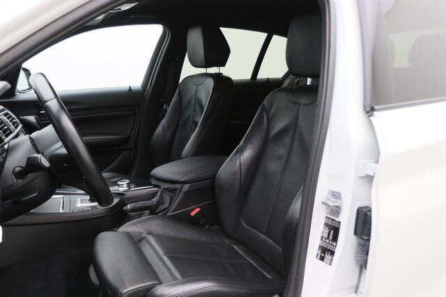BMW 1-SERIE 118i Edition M Sport Shadow High Executive Automaat Leer, Navigatie, LED, Cruise, Stoelverwarming, 18"